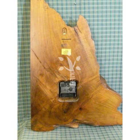 Falióra liliomfa gyökérből fából készült számokkal (03_523)