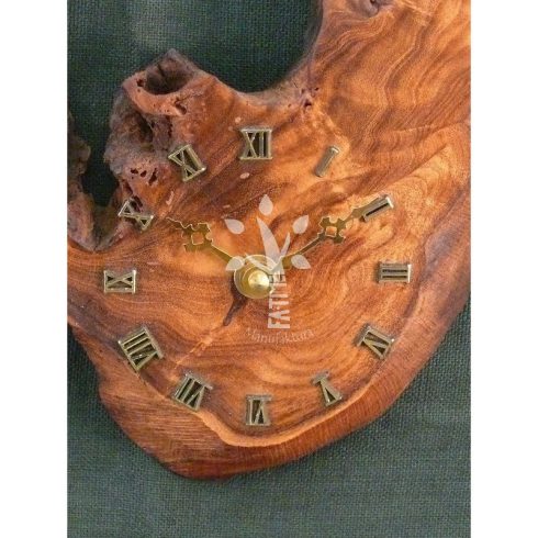 Impozáns falióra japán akácból (08_196)