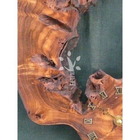 Impozáns falióra japán akácból (08_196)