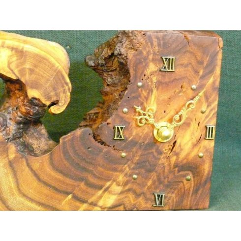 Impozáns asztali óra japán akácból (09_167)