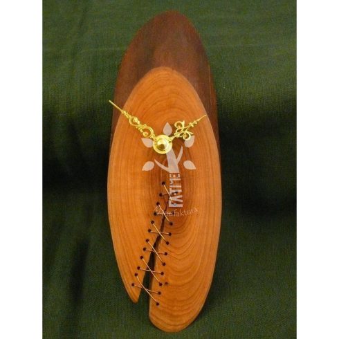 Falióra almafából, érdekes varrással a számlapján (13_094)