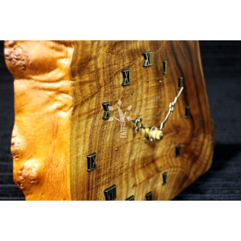 Japánakác óra (17_154)