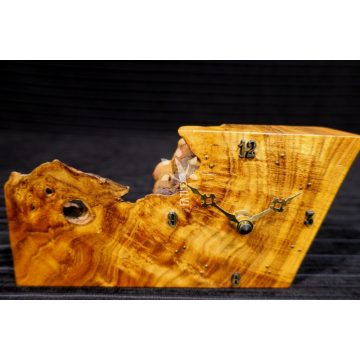 Asztali óra japánakácból (17_155)