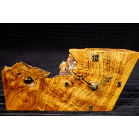 Asztali óra japánakácból (17_155)