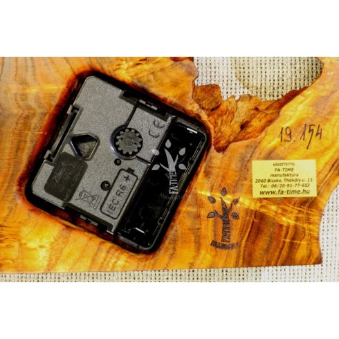 Asztali-fali óra japánakácból (19_154)