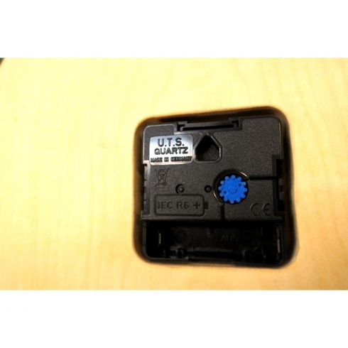 24 órás falióra (24-18-002)