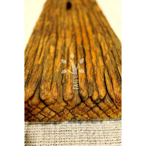 Karcsú ingaóra rusztikus akácfából (BAA_20_011)