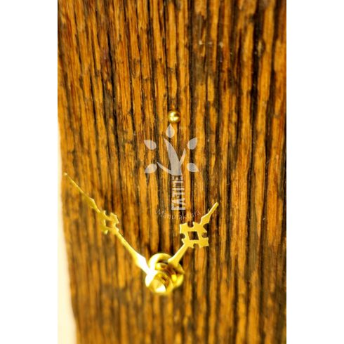 Karcsú, rusztikus ingaóra akácfából (BAA_20_014)