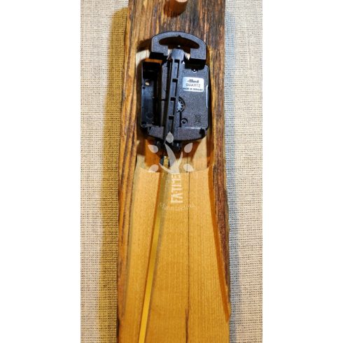 Karcsú, rusztikus ingaóra akácfából (BAA_20_014)