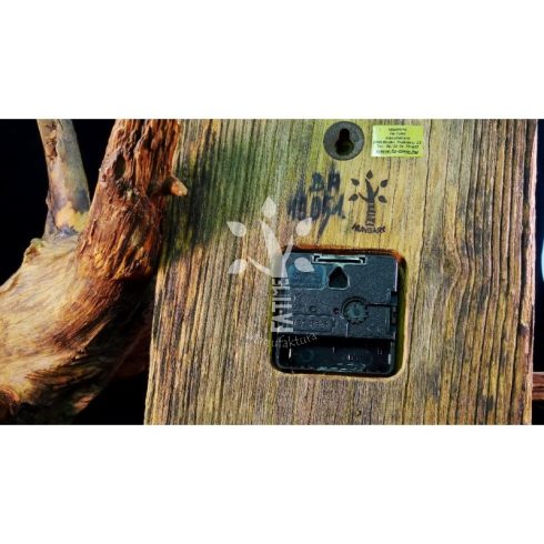 Rusztikus falióra öreg akácfából (BA_19-051)