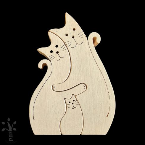 Cicacsalád egy kis cicával  (CIC-1)