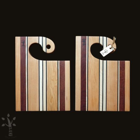 Csíkos mintás páros vagódeszka 4 féle fából , a párok összeilleszthetőek.Egyben és külön is használhatóak. A színek világos krém szín,  középbarna , merbau vöröses szín, wenge sötét barna.