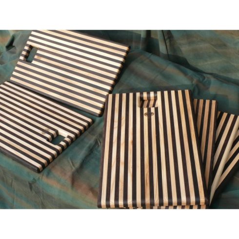 Kuriózum kőris-ében csíkos vágódeszka (EKVD)