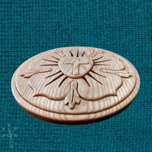 Nagy Luther rózsa kőrisfából