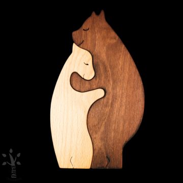 Hugging wooden bear couple engraved with the names 