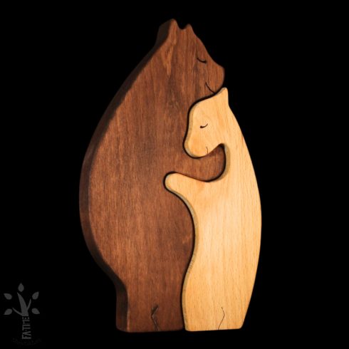 Hugging wooden bear couple engraved with the names 