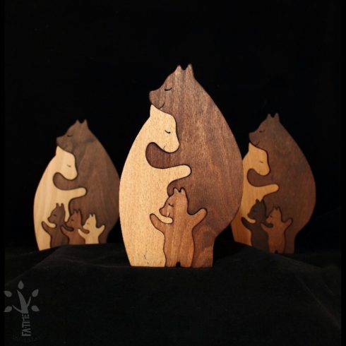 Wooden bear family with 1 cub – handcrafted gift with engraving option