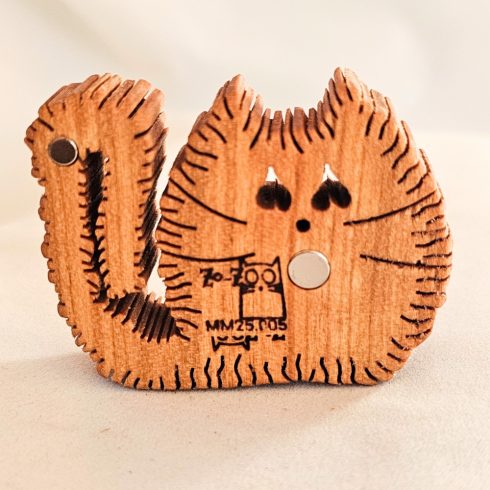 Zo-ZOO World Furry Cat Wooden Magnet – Scroll Saw Handmade Animal Figure