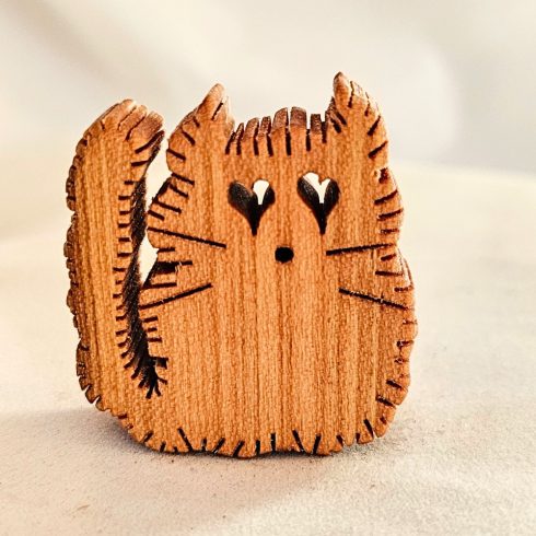 Zo-ZOO World Furry Cat Wooden Magnet – Scroll Saw Handmade Animal Figure