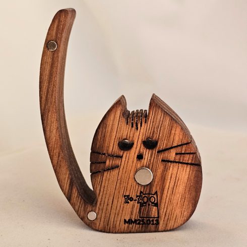 Zo-ZOO World  Cat Wooden Magnet – Scroll Saw Handmade Animal Figure