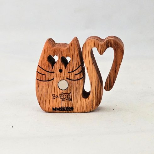 Zo-ZOO World  Cat Wooden Magnet – Scroll Saw Handmade Animal Figure