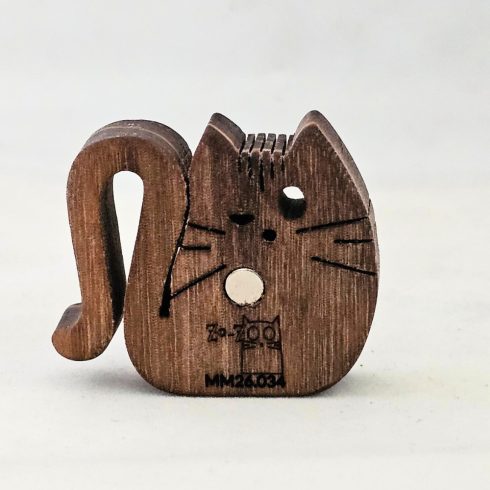 Zo-ZOO World  Cat Wooden Magnet – Scroll Saw Handmade Animal Figure