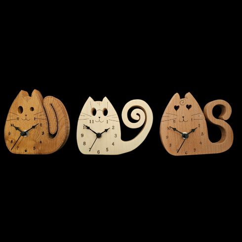 Cat-shaped wooden wall clock – unique wooden cat decor/Cat-shaped wooden wall clock made of beech wood, table and wall mounted