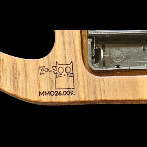 Katzenförmige Holz-Wanduhr – Natürlicher Charme trifft verspielte Eleganz (MMO.26.009)