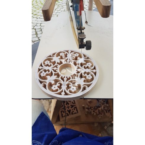 Edényalátét  ORNAMENTIKUS motívumokkal  (OMDK 1)