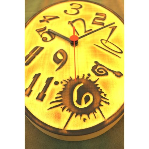 Bolondóra (visszafelé járó szerkezettel) gravírozott (Ov_18_048)