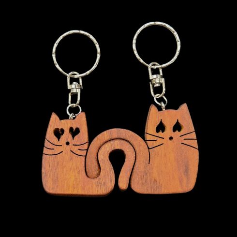 Interlocking Couple Heart Keychain – Custom Engraved