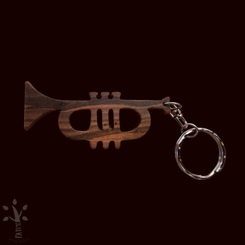 Trombita formájú kulcstartó kulcskarikával