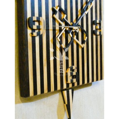 Csíkos óra-Az óra (T_J_15_11_13)