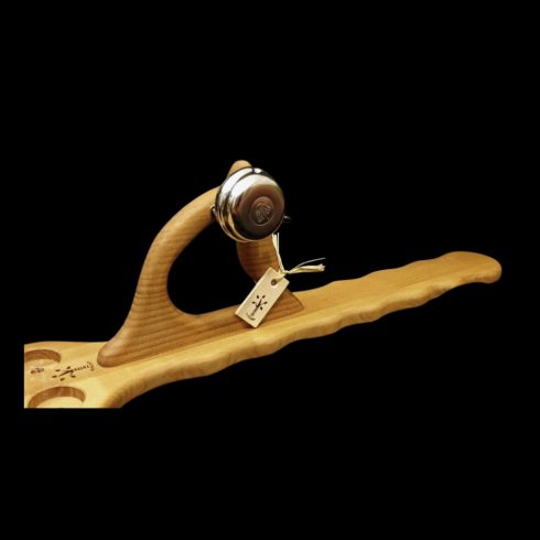 Kézműves fából készült gravírozható pálinkakínáló csengővel és poharakkal, elegáns kialakítással